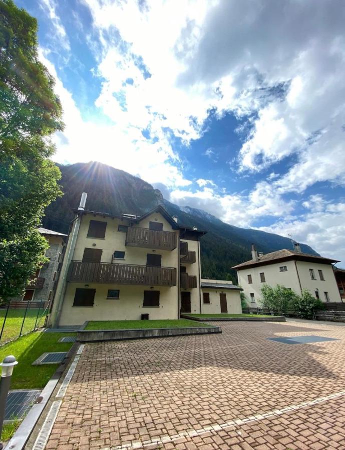 Bianchina - Bilocale Con Giardino Privato Apartment Valdisotto Luaran gambar
